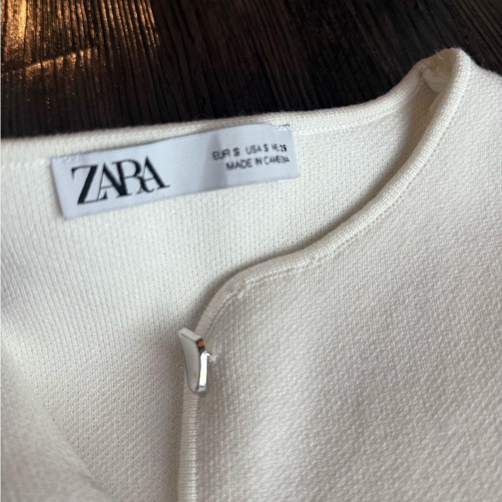 Zara White Sleeveless Button-Up Vest - Picture 2 of 3